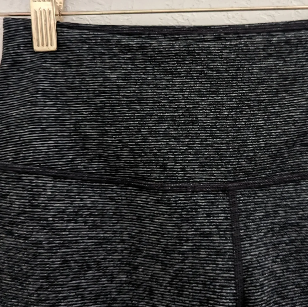 Zella X Nordstrom High Waisted Gray & Black Mesh Activewear Cropped Leggings - Picture 4 of 7